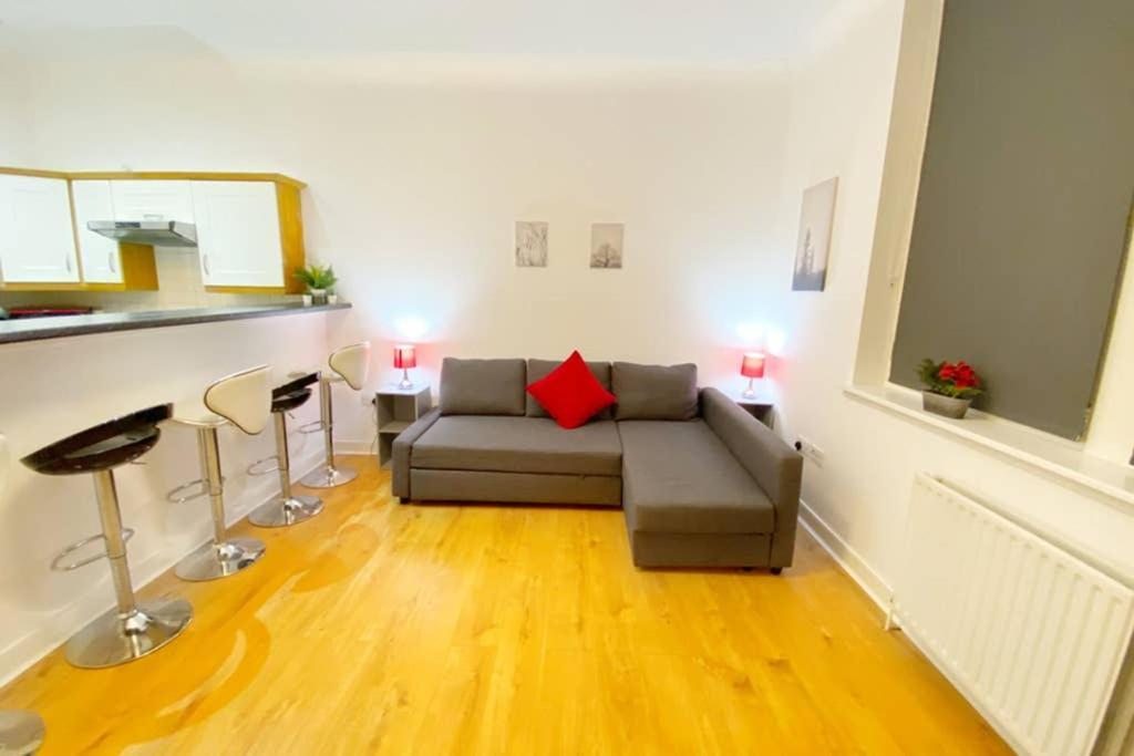 Cozy Nights - Ibrox Street Leilighet Glasgow Eksteriør bilde