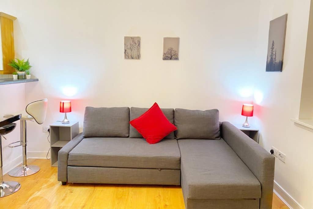 Cozy Nights - Ibrox Street Leilighet Glasgow Eksteriør bilde